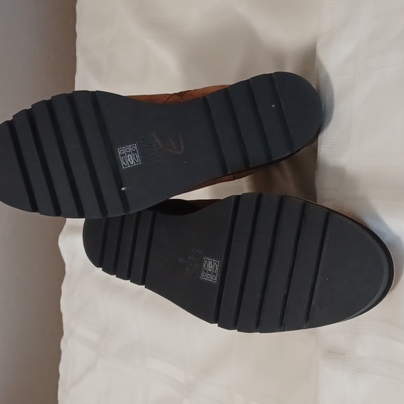 Eileen Fisher, Chalet Suede,  Wedge, Fur lined bootie, Sz 9 - Picture 7 of 7